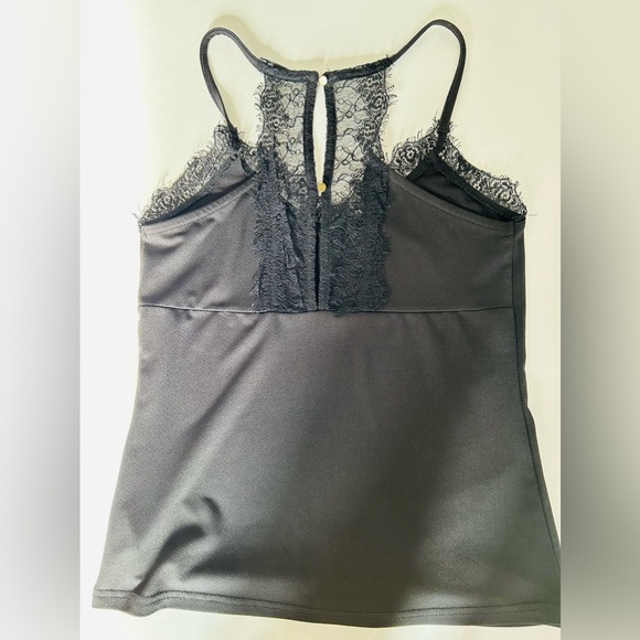 Decent top with lace XS - Picture 3 of 5